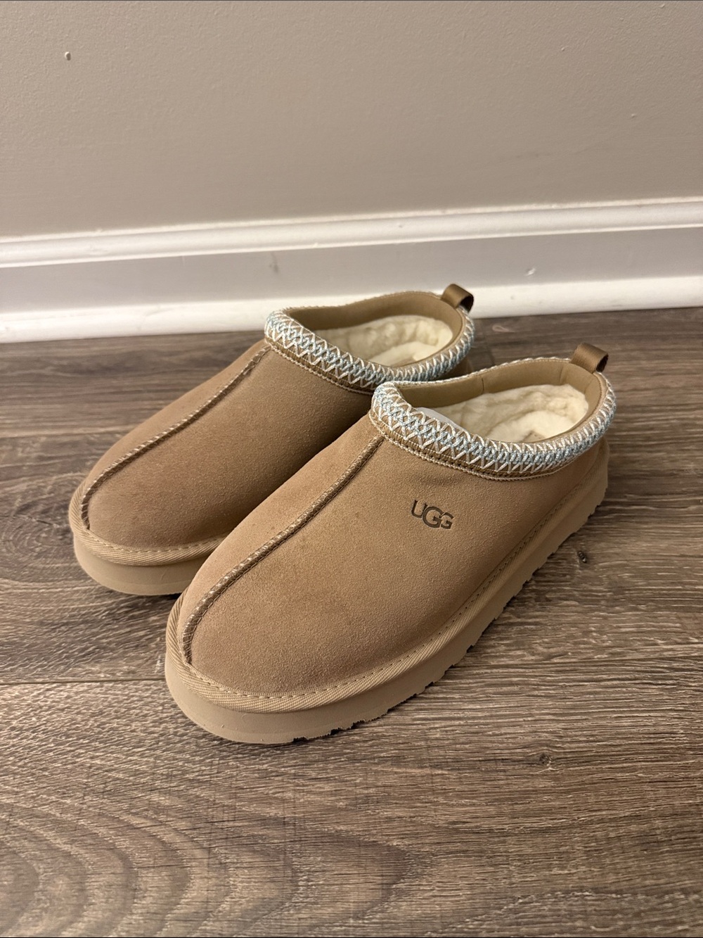 UGG Chestnut Suede Cozy Slipper Clog - Brand New Never Worn